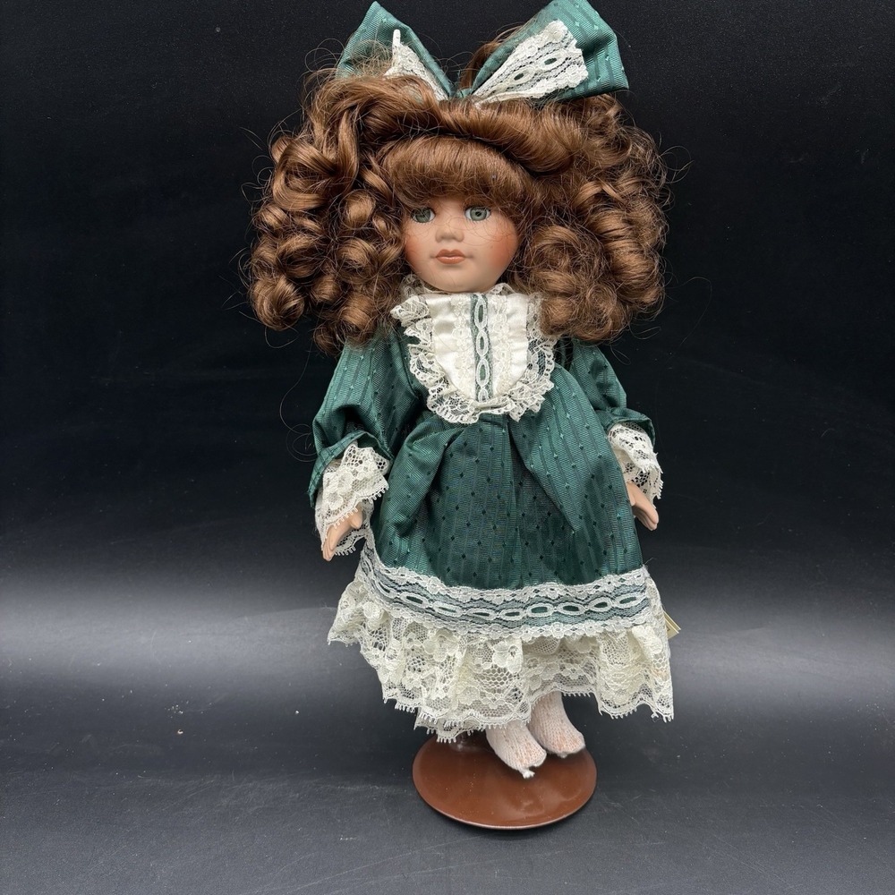Collector's Choice Porcelain Doll Barbara Collins Green Lace Dress Big Bow